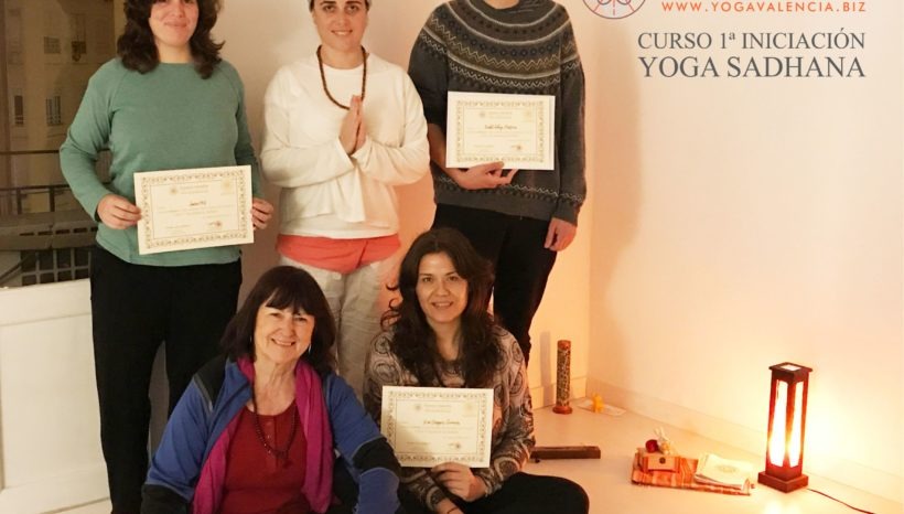 Entrega de diplomas de 1ª Iniciación de Yoga Sadhana (Enero 2018)