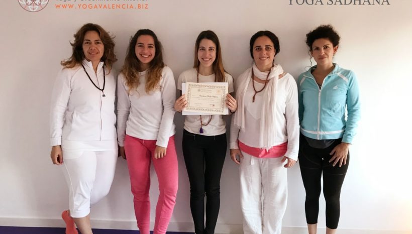 Entrega de diplomas de 1ª Iniciación de Yoga Sadhana (Mayo 2018)