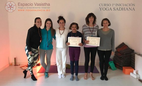 Entrega de diplomas de 1ª Iniciación de Yoga Sadhana (Abril 2019)