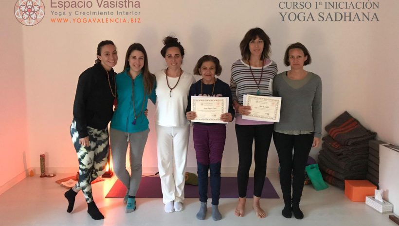 Entrega de diplomas de 1ª Iniciación de Yoga Sadhana (Abril 2019)